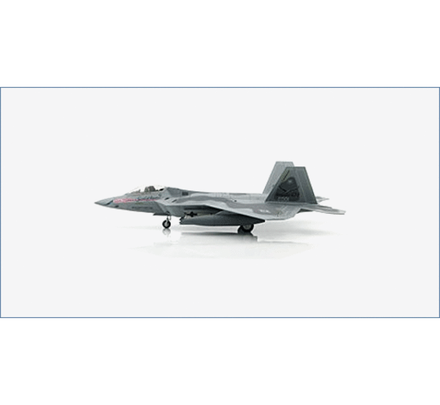 F22 Raptor Spirit of America (underwing weapons: 2 x AGM-158, 8 x AIM-120, 2 x fuel tanks) 1:72