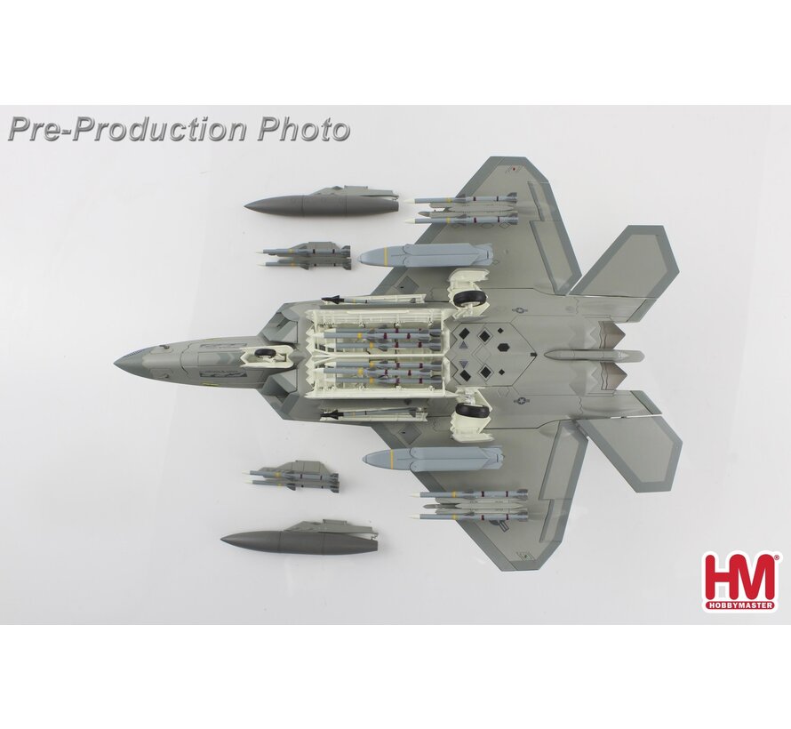 F22 Raptor Spirit of America (underwing weapons: 2 x AGM-158, 8 x AIM-120, 2 x fuel tanks) 1:72