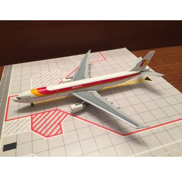A330-300 Iberia EC-LXK 1:400 *Collection Sale