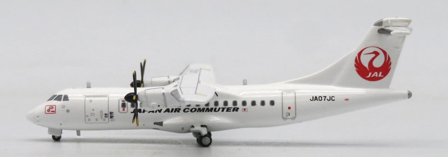 【お得】 ATR42-600 JACモデル 42-600 1/200（JAC、全48席の新鋭機「ATR 航空機・ヘリコプター