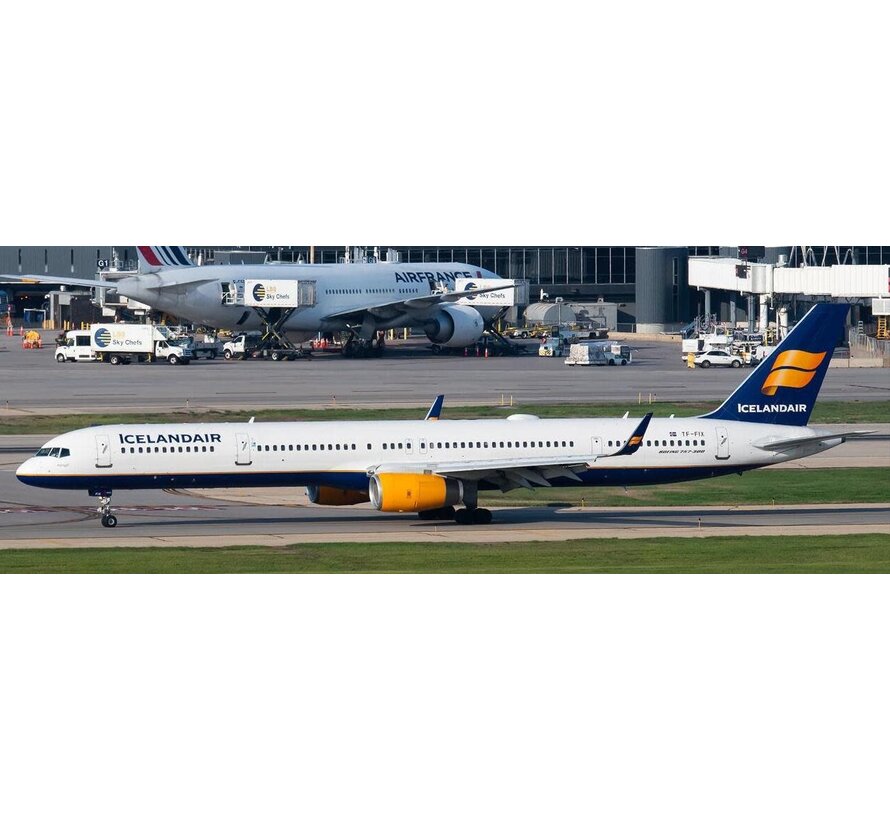 B757-300 Icelandair old livery TF-FIX 1:400   +Pre-order+