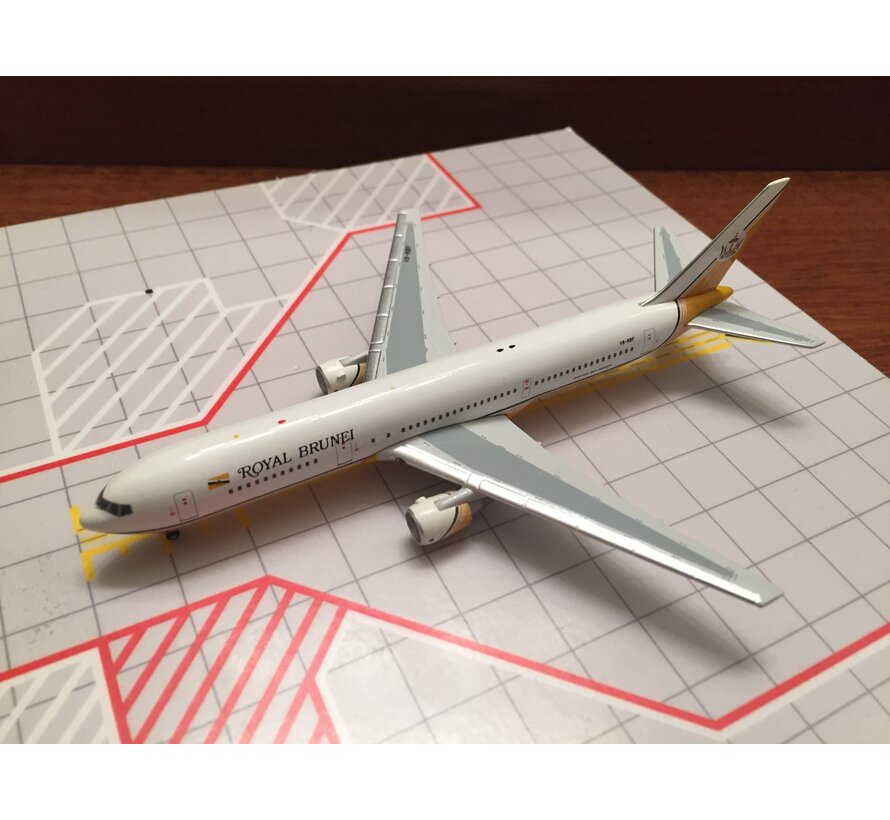 Aeroclassics B767-300 Royal Brunei V8-RBF 1:400 *Collection Sale