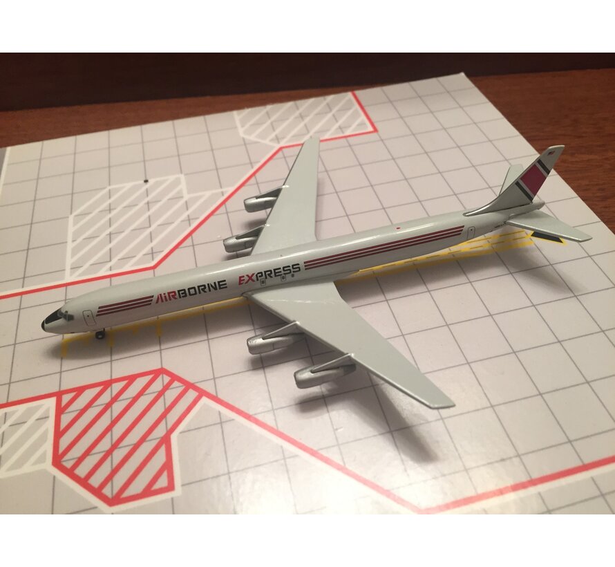 DC8-61 Airborne Express N851AX 1:400 *Collection Sale