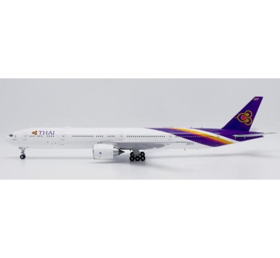 B777-300ER Thai Airways 2005 livery HS-TTC 1:200 with stand