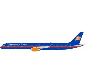 InFlight B757-300 Icelandair 100 blue with red cheatline TF-ISX 1:200  +New Arrival+