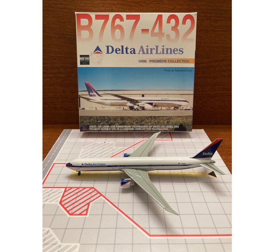 B767-400 Delta N826MH Interim colours 1:400 *Collection sale