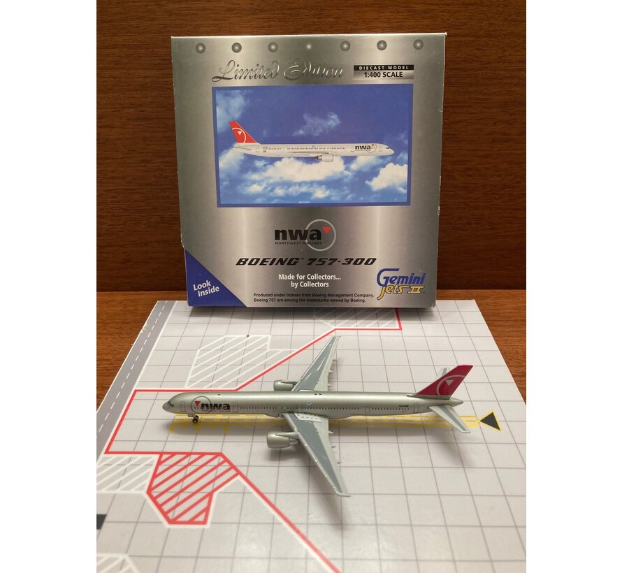 B757-300 Northwest NWA final livery N594NW 1:400 **Collection sale