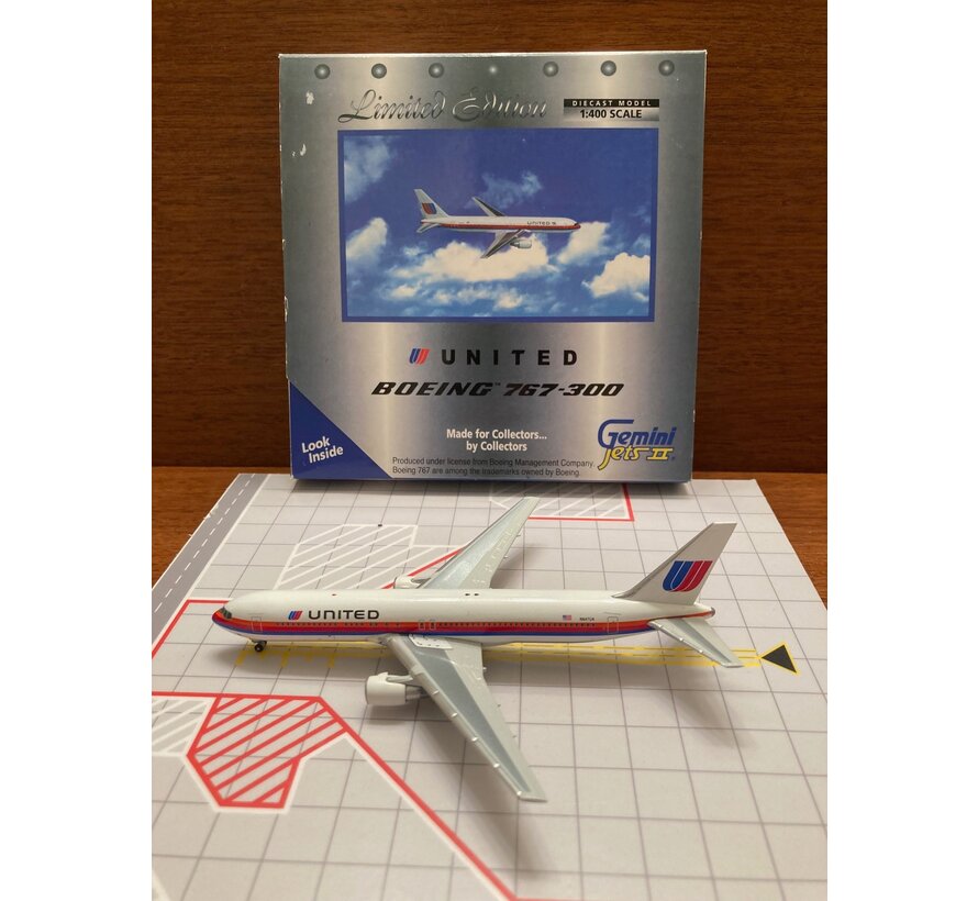 B767-300 United N647UA 'Saul Bass' 1:400**Collection sale