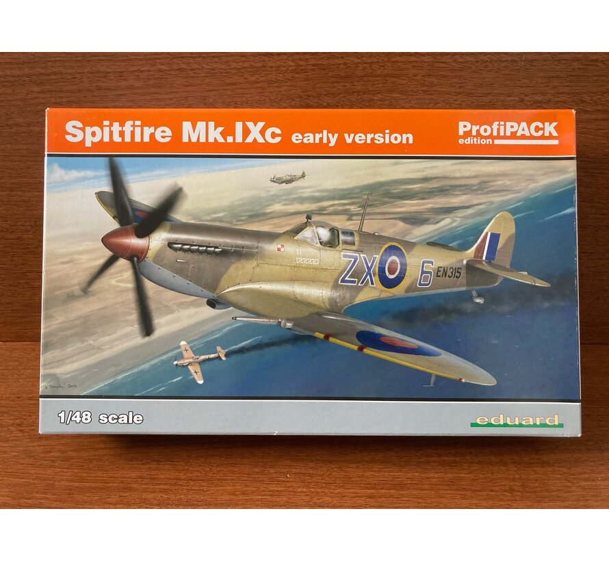 Spitfire Mk.IXc early version ProfiPACK 1:48 with aftermarket cowling