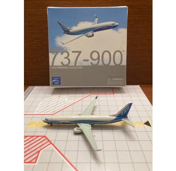 Dragon B737-900 Boeing house colours 'Dreamliner' 1:400**Collection sale