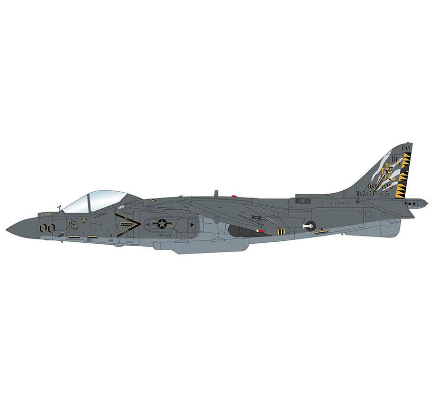 AV8B Harrier II VMA-542 00 US Marines 165425 grey 2019 1:72 +New Arrival+