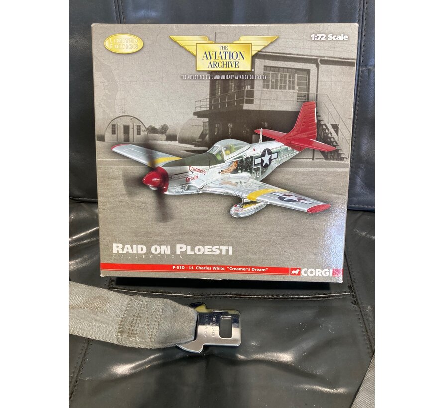 P-51D Lt. Charles White "Creamer's Dream" [chrome] 1:72**Collection sale