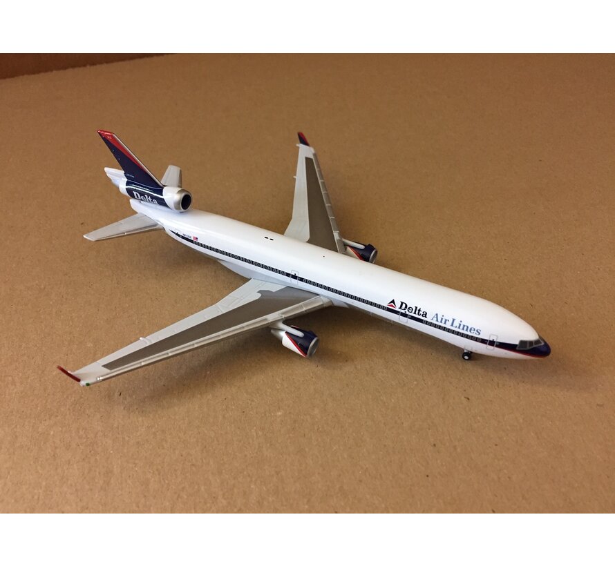 MD11 DELTA N812DE Interim colours 1997 1:400**Discontinued**