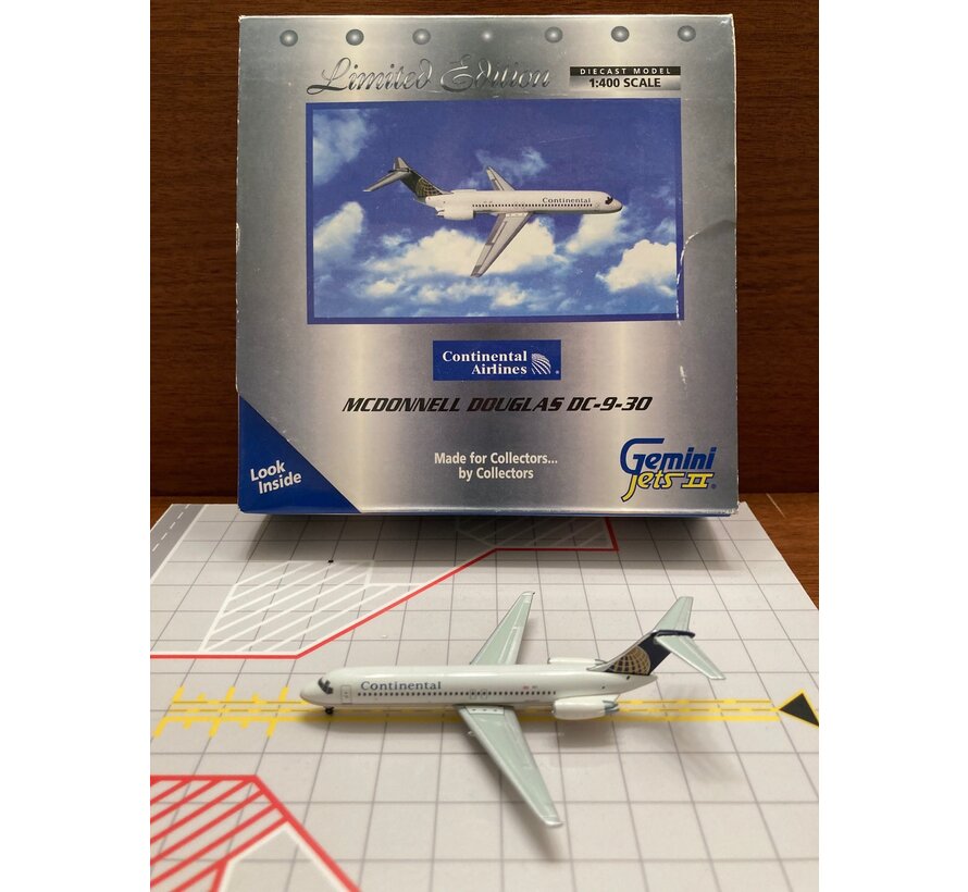 DC9- 32 Continental N16521 1:400**Collection sale