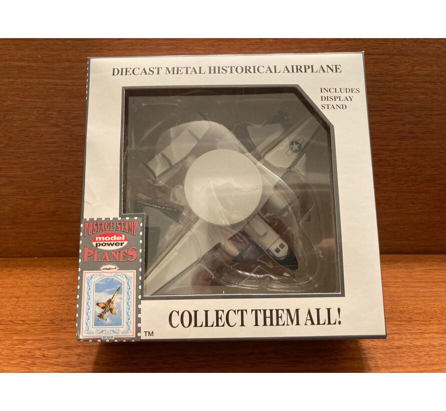 Grumman E2C Hawkeye US Navy 1:145 with stand**Collection sale