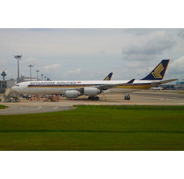 Phoenix Diecast A340-500 Singapore Airlines 9V-SGC 1:400  +pre-order+