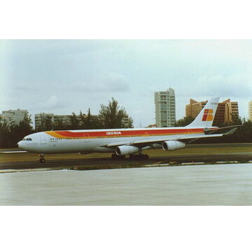 Phoenix Diecast A340-300 Iberia old livery EC-GLE 1:400 +Pre-order+