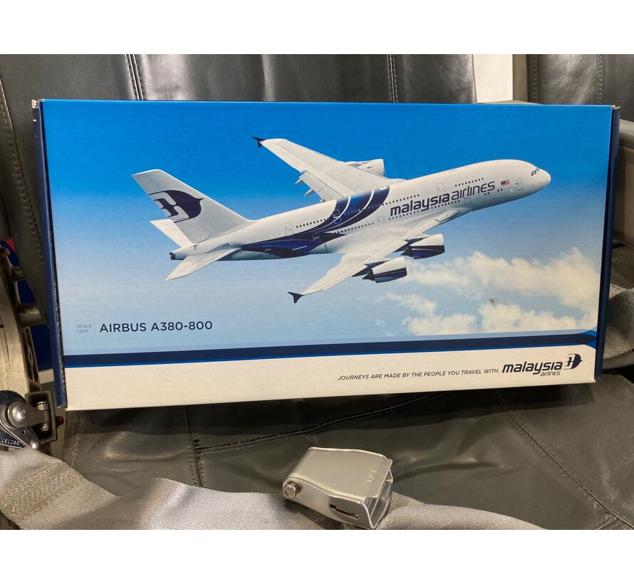 Risesoon A380-800 Malaysia F-WWSU new livery [corporate model] 1:200**Collection sale