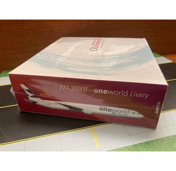 Herpa B777-300ER Cathay Pacific B-KPL ONEWORLD 1:400**Collection sale