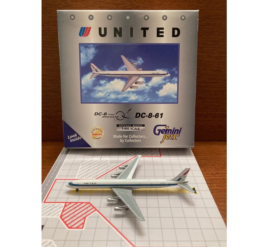 DC8-61 United N8073U Blue Cheatline- "Super 8 To The Aloha State" 1:400**Collection sale