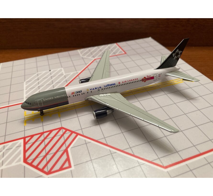 B767-300 United N653UA Star Alliance 1:400**Collection sale