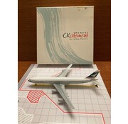 Herpa A340-300 Cathay Pacific B-HXB w/stand 1:400**Collection sale