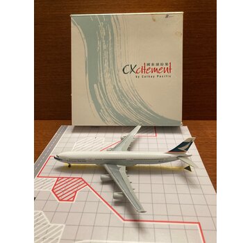 Herpa A340-300 Cathay Pacific B-HXB w/stand 1:400**Collection sale