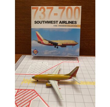 Dragon B737-700 Southwest N739GB 'Mustard Rocket' 1:400**Collection sale
