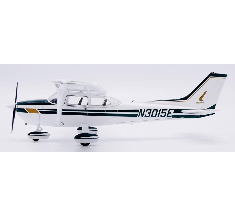 Cessna 172 Skyhawk II Private N3015E 1:72 +PRE-ORDER+