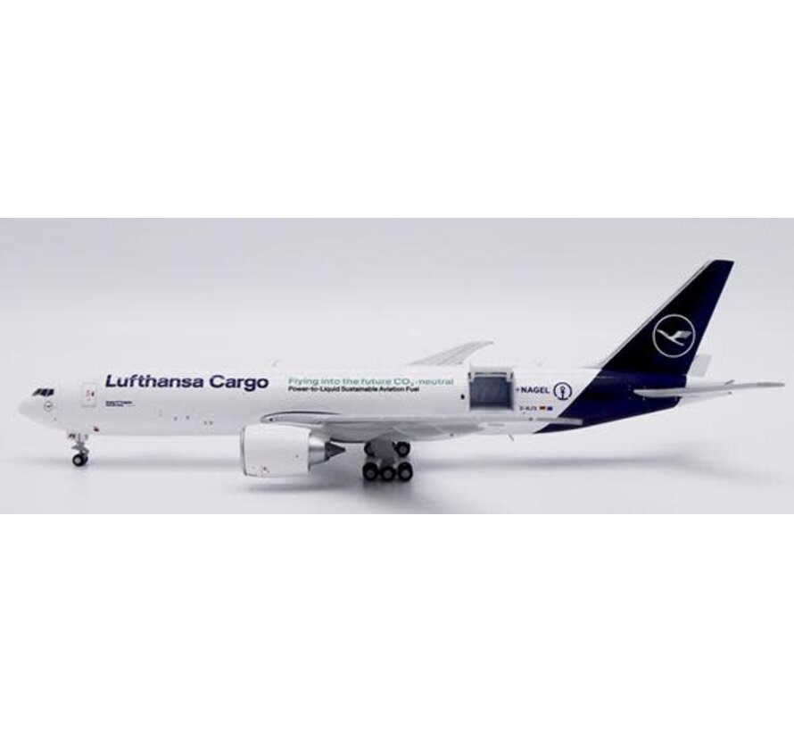 B777F Lufthansa Cargo Flying into the future CO2-neutral 2018 livery D-ALFK 1:400 Interactive +PRE-ORDER+