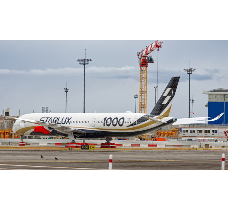 A350-1000 Starlux Airlines carbon fibre 1000 titles B-58551 1:400  +PRE-ORDER+