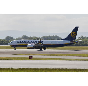 Phoenix Diecast B737-8 MAX Ryanair EI-IKY 1:400  +PRE-ORDER+