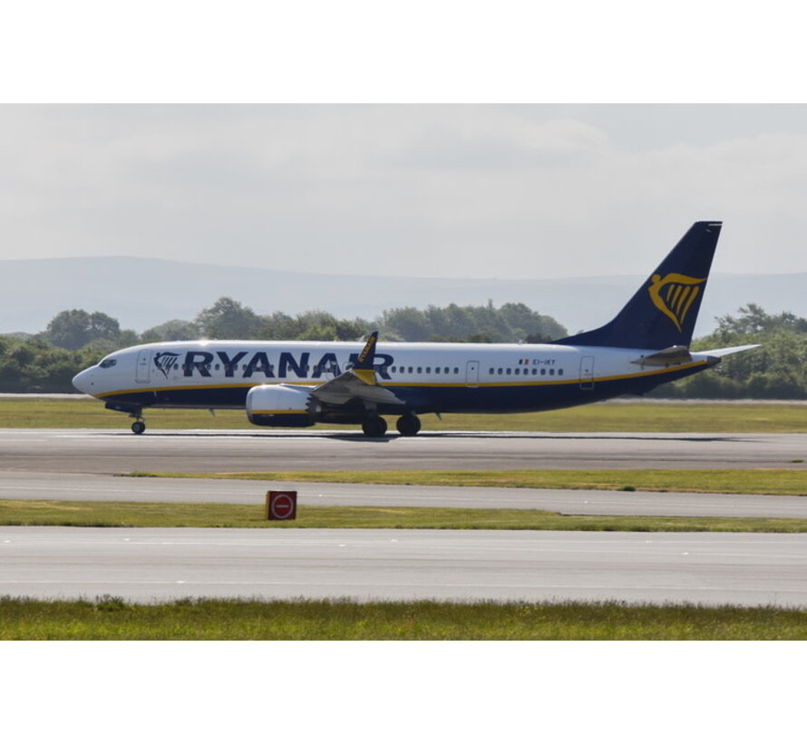 B737-8 MAX Ryanair EI-IKY 1:400  +PRE-ORDER+
