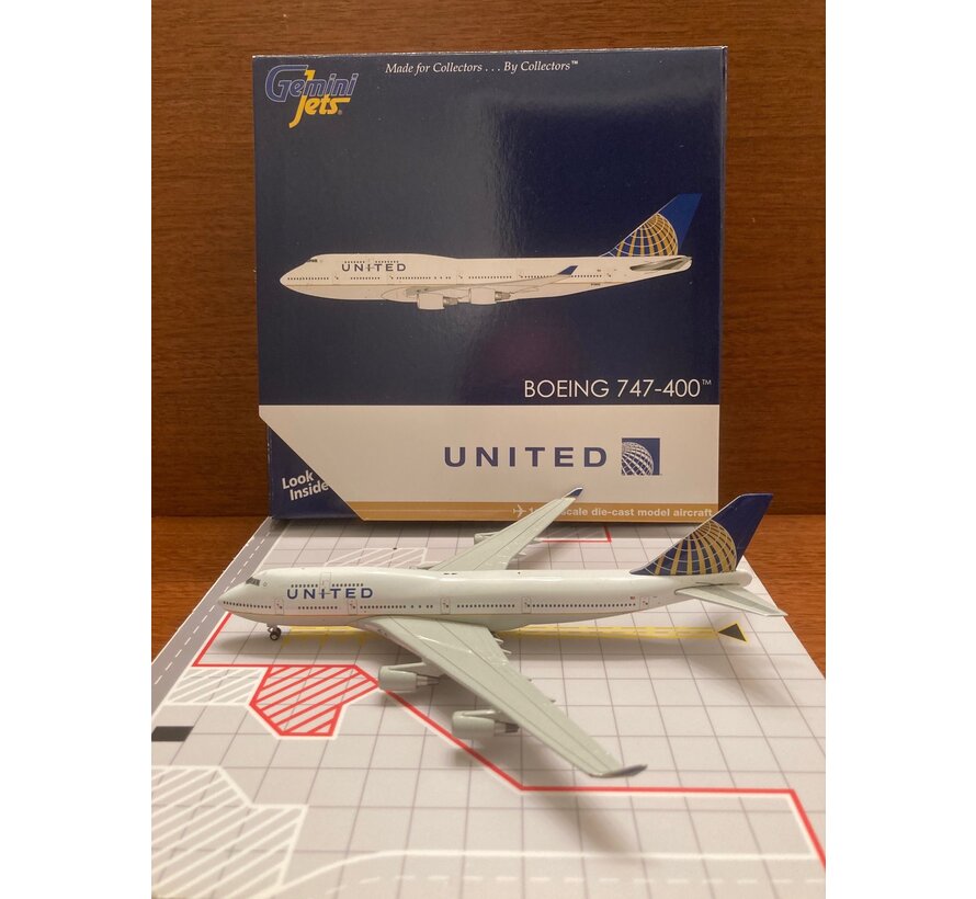 B747-400 United NC10 N128UA 1:400**Collection sale