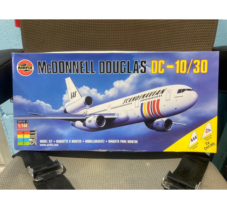 DC10-30 SAS/American 1:144**Discontinued**
