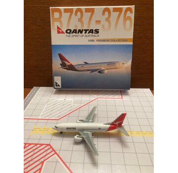 Dragon B737-300 QANTAS VH-TAK 1:400**Collection sale