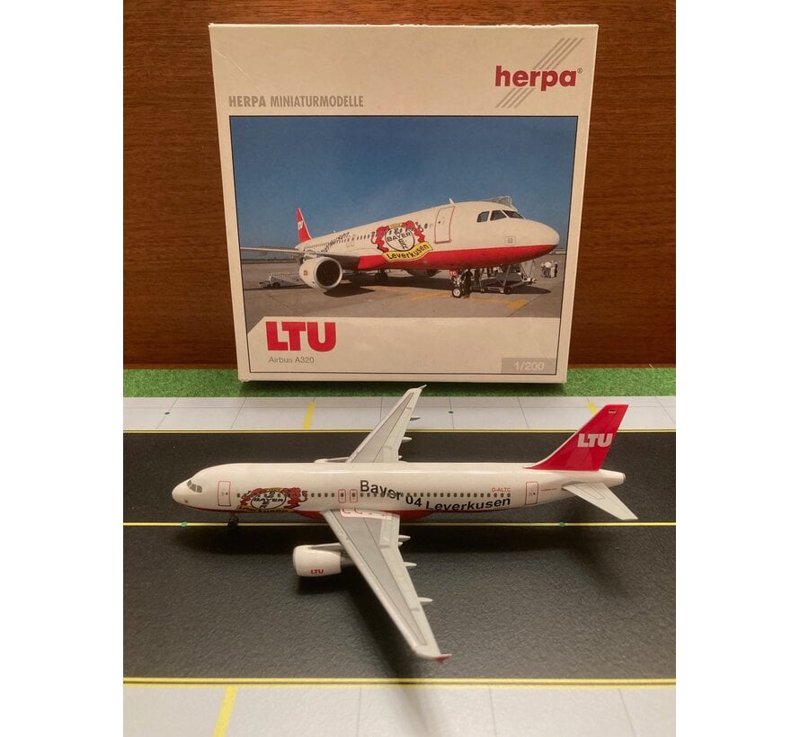 A320 LTU D-ALTC 'Bayer 04 Leverkusen' logojet 1:200 [plastic]**Collection sale