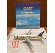 Golden Wings [Tucano] B767-300 Skymark JA767B 'Usen - Music Always' 1:400**Collection sale