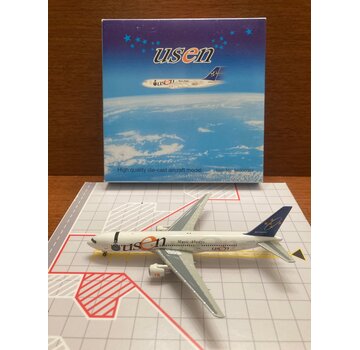 Golden Wings [Tucano] B767-300 Skymark JA767B 'Usen - Music Always' 1:400**Collection sale