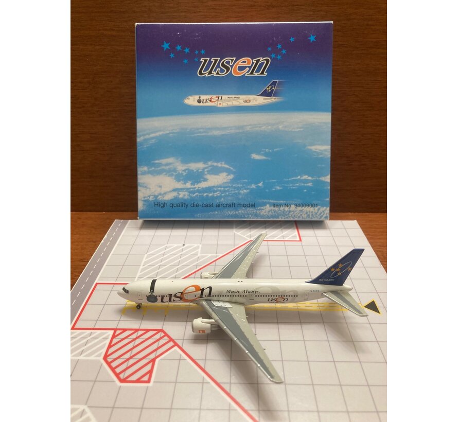Golden Wings [Tucano] B767-300 Skymark JA767B 'Usen - Music Always' 1:400**Collection sale