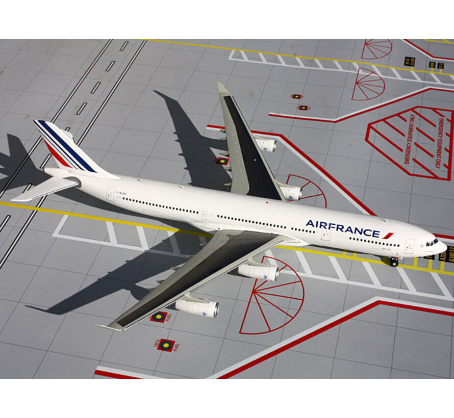 A340-300 AIR FRANCE F-GLZN 1:200 with stand**Collection sale