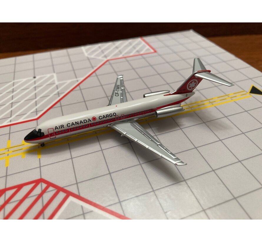 DC9-32 Air Canada Cargo CF-TMN black nose livery 1:400 **Collection sale