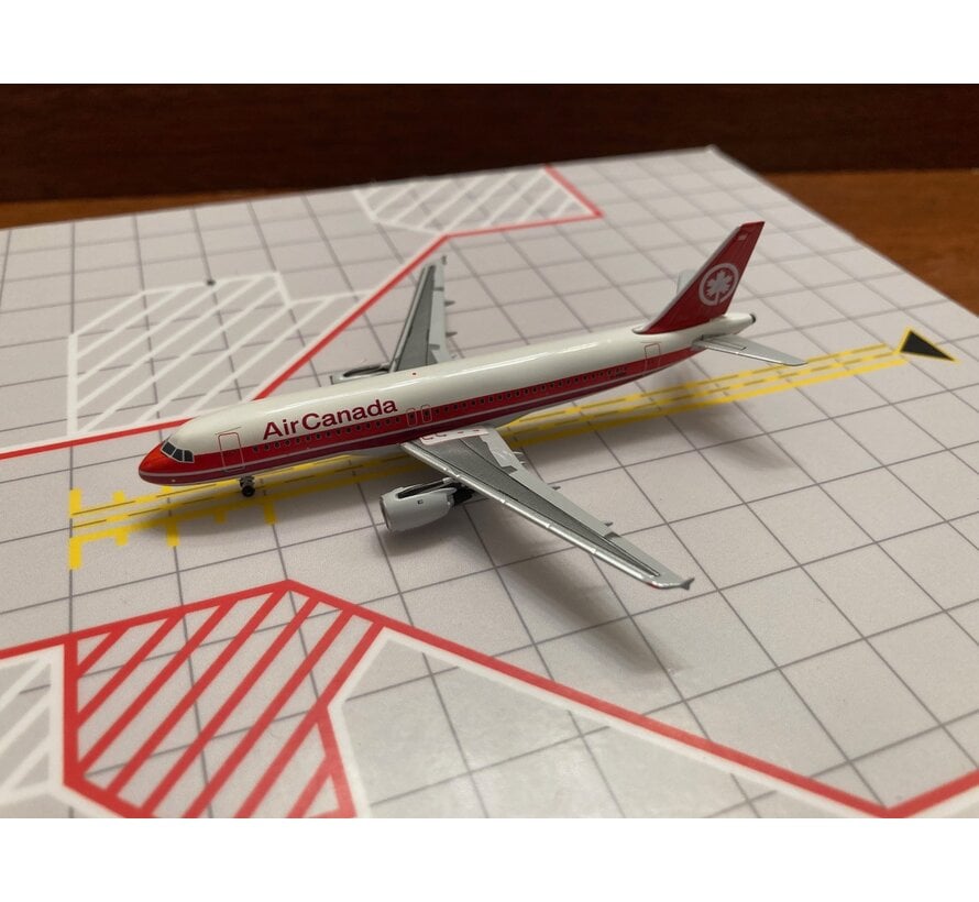A320-200 Air Canada C-FDQV delivery colours [double stripe] 1:400**Collection sale