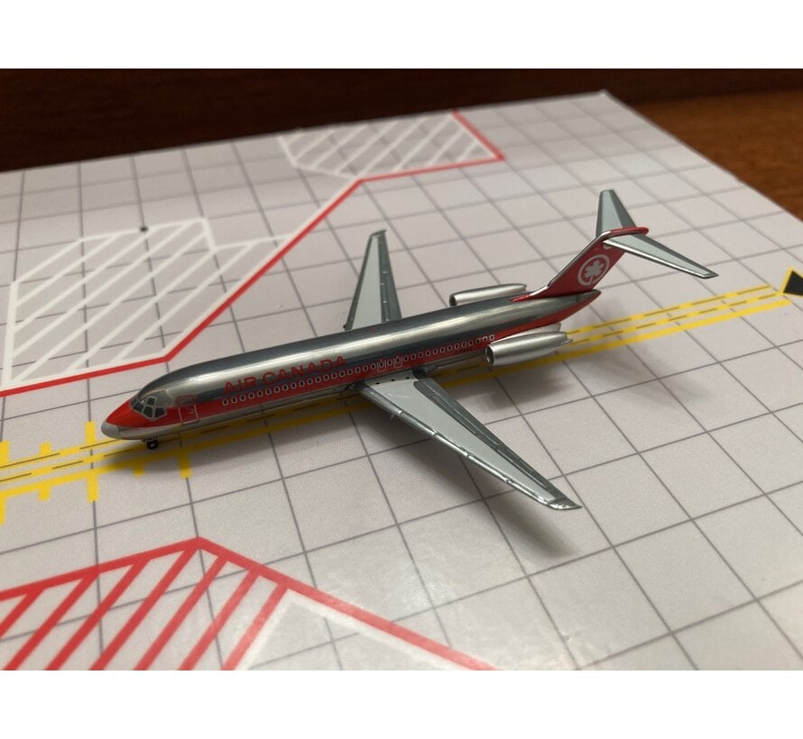 DC9-30 Air Canada C-FBKT silver [polished] 1:400**Collection sale