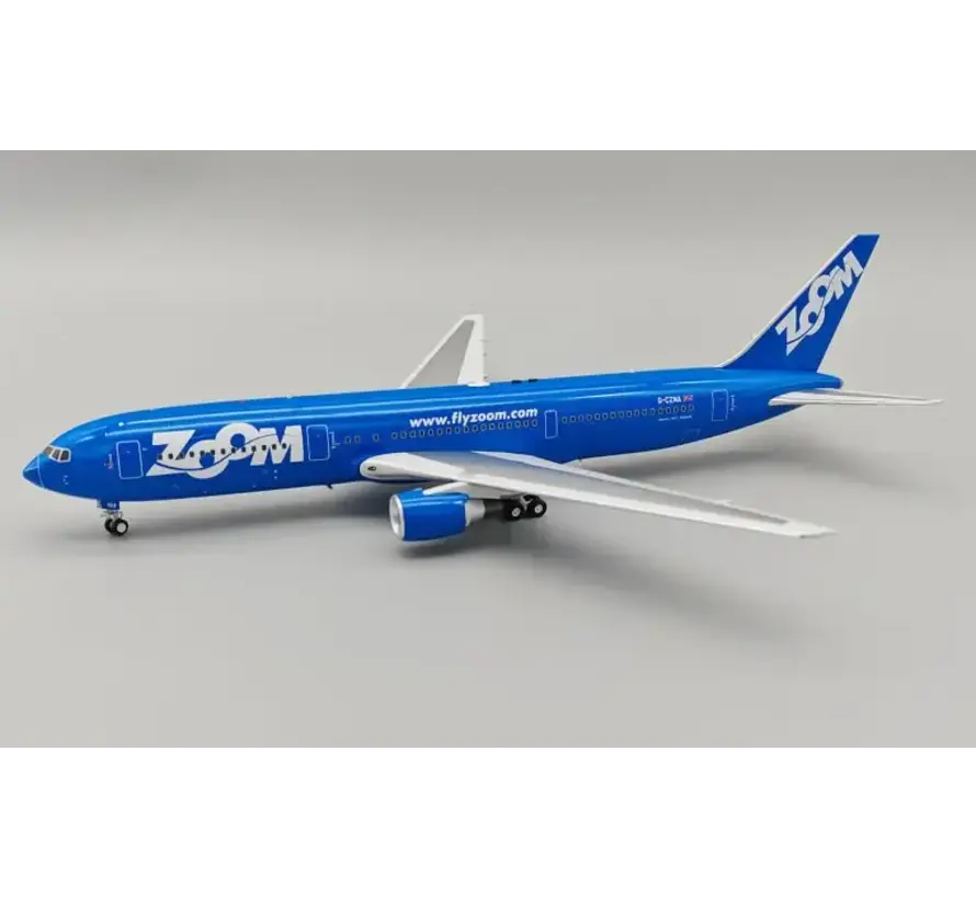 B767-300 Zoom Airlines G-CZNA 1:200 with stand (2nd)