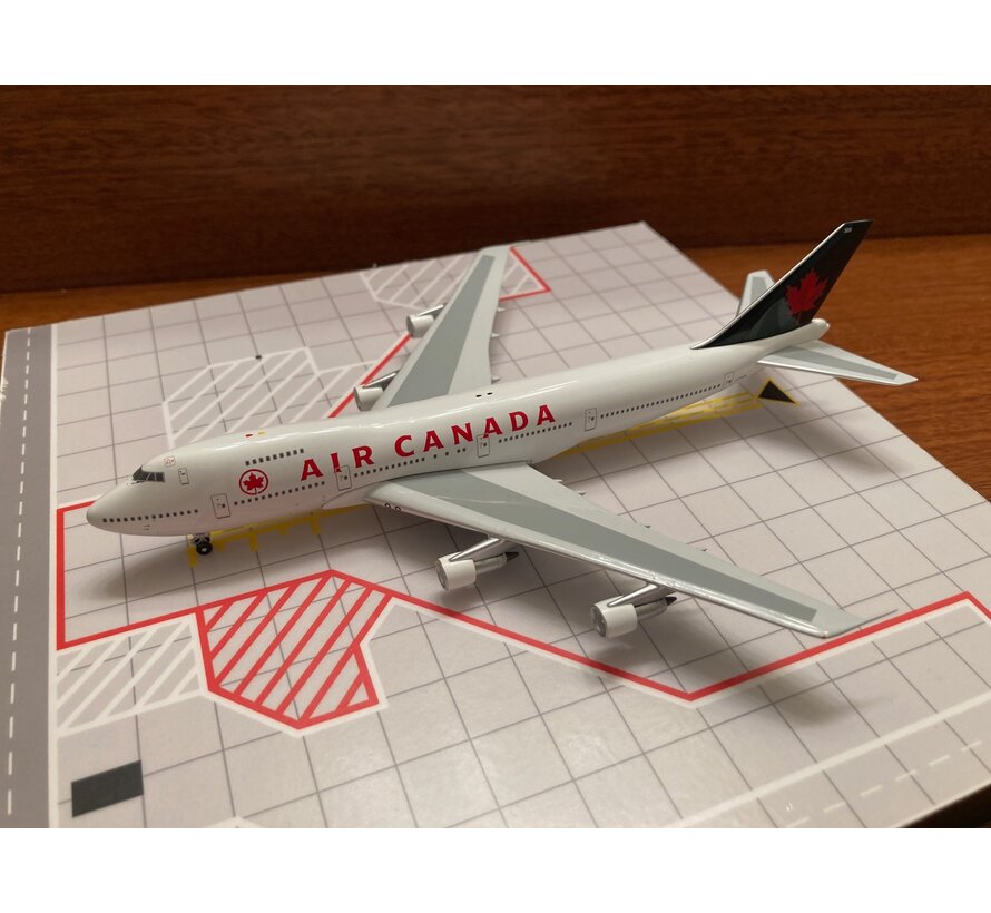 Aeroclassics B747-100 Air Canada C-FTOE 'Green tail' 1:400**Collection sale