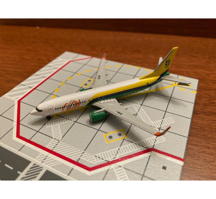 B737-800 Gol PR-GUM 'Brazil National Football' livery 1:500**Collection sale