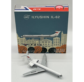 Phoenix Diecast IL62 CAAC 2020 1:400 +New Arrival+