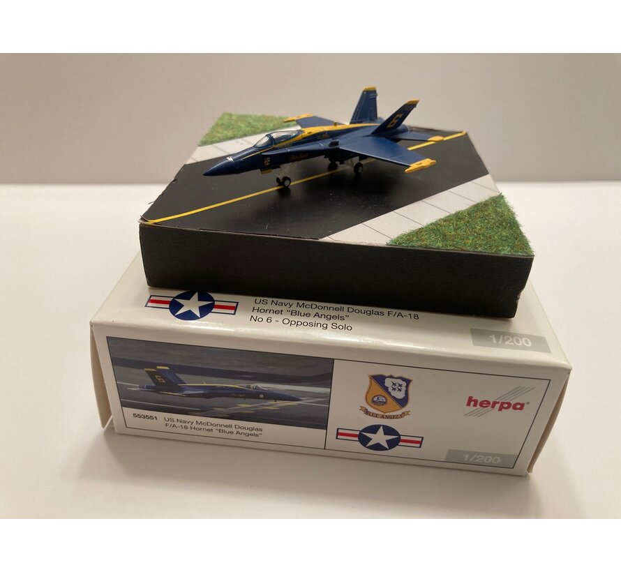 F18 Blue Angels #6 1:200 **Collection sale [missing open canopy]