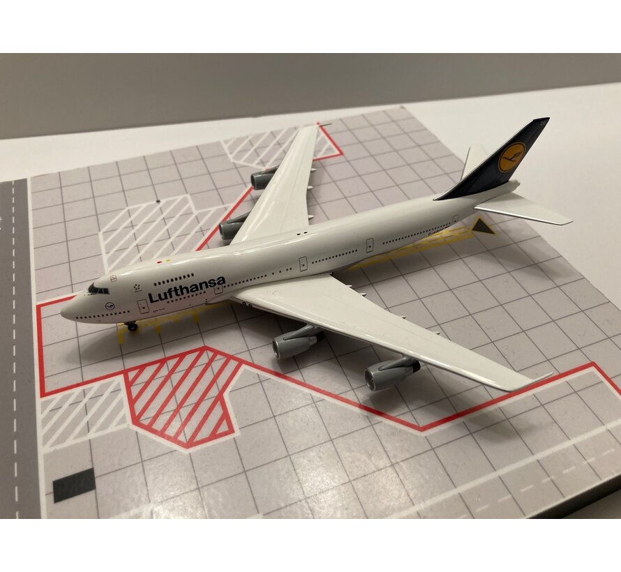 BigBird B747-200 Lufthansa D-ABZD 'Kiel' 1:400**Collection sale